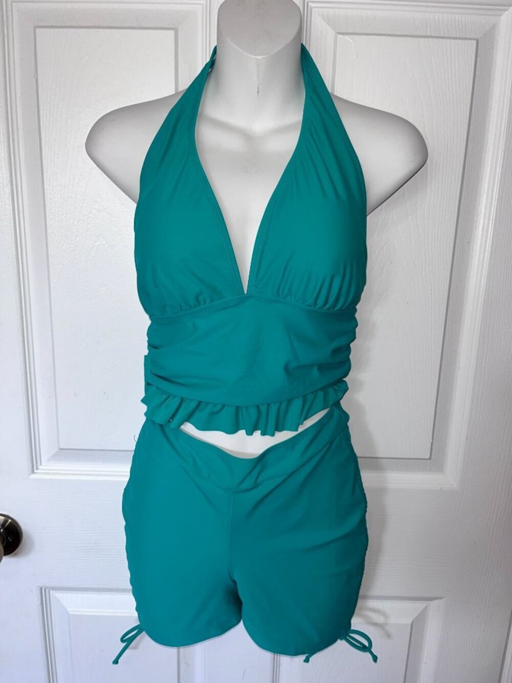 Two-Piece Halter Tankini Swimsuit With Shorts In Green Size S